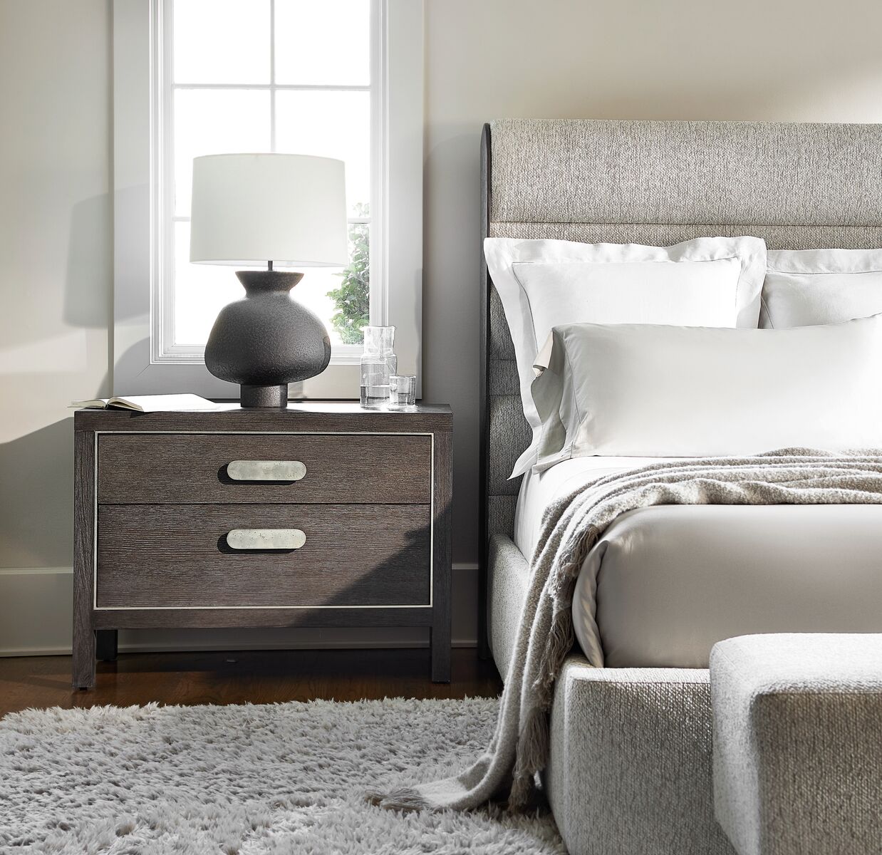 Prado Upholstered Queen Bed - Image 5
